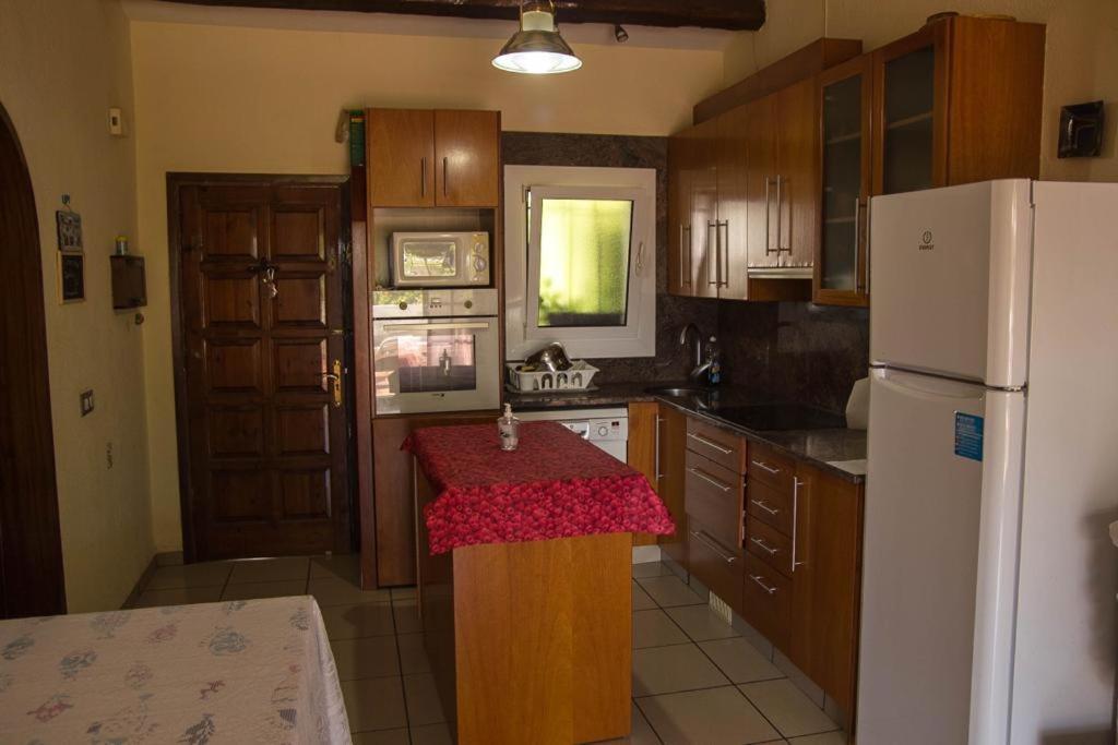 Casita Blanca Con Fibra Optica Y Piscina Cominutaria Villa Tossa de Mar Eksteriør bilde